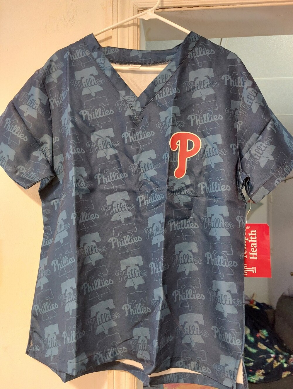 Philadelphia Phillies Mens Scrub Top Med